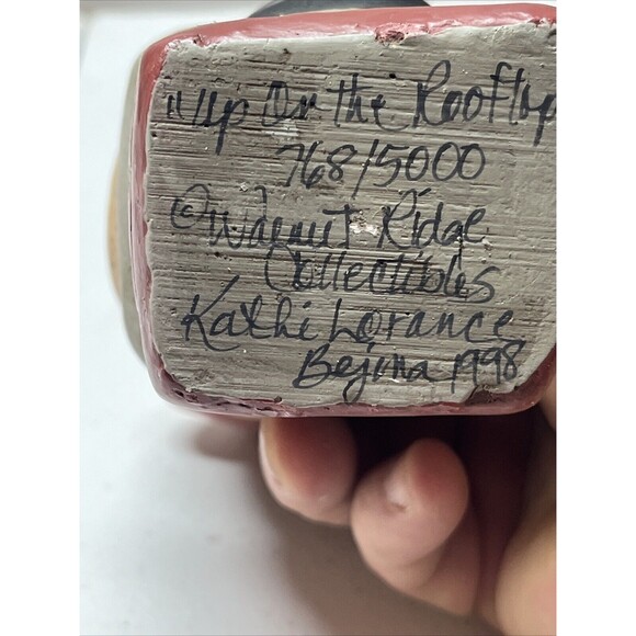 WALNUT RIDGE COLECTIBLES FOLK ART CHALKWARE 1996 SANTA WITH GIFT BAG SIGNED - Picture 5 of 5